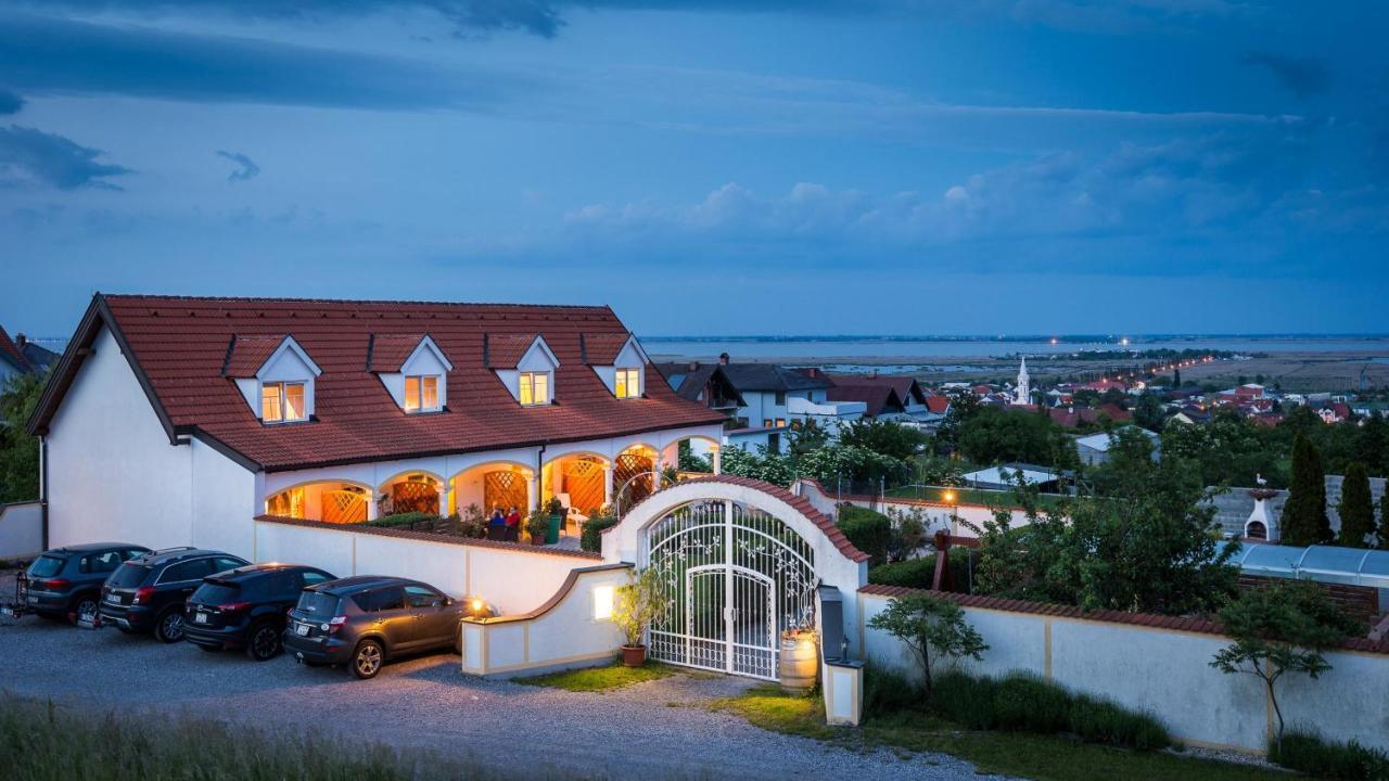 Appartementhaus Martina Mörbisch am See Dış mekan fotoğraf